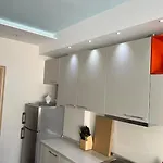 דירה Grosszuegige In Zentraler Lage Mit Balkon