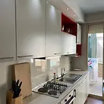 דירה Grosszuegige In Zentraler Lage Mit Balkon
