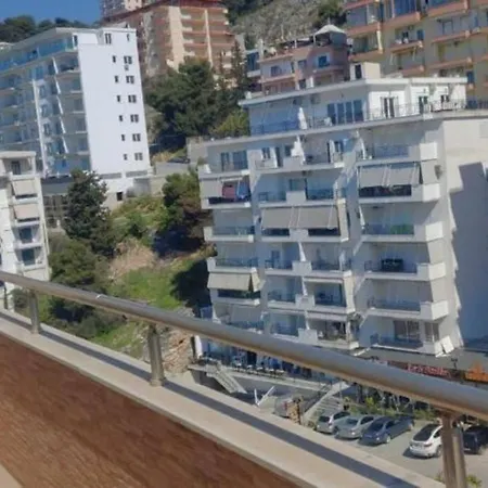 Großzügige In Zentraler Lage Mit Balkon Apartamento *