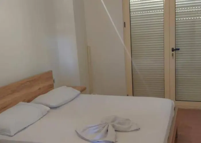 Apartamento Großzügige In Zentraler Lage Mit Balkon Sarandë
