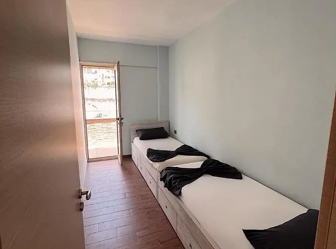 Großzügige In Zentraler Lage Mit Balkon *