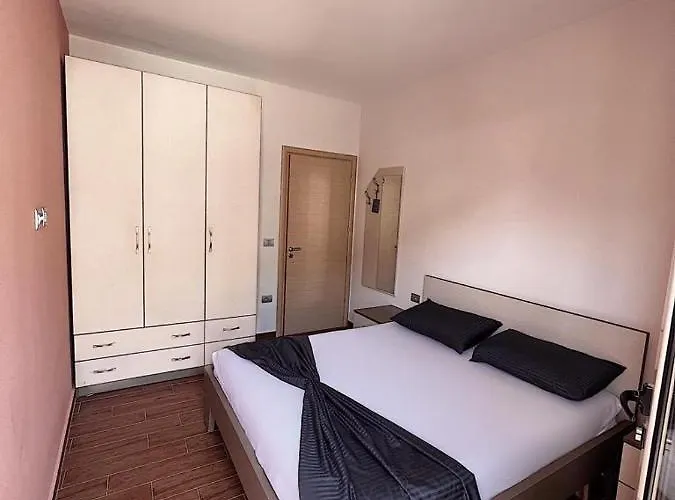 Großzügige In Zentraler Lage Mit Balkon *